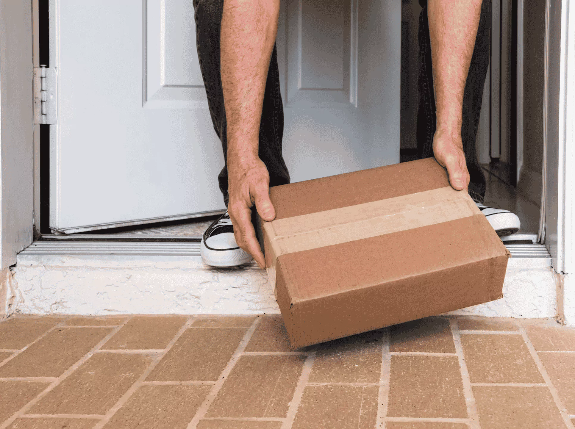 The Pros and Cons of Flat-Rate Shipping
